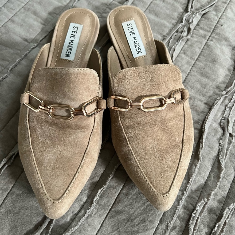 Size 5.5 Steve Madden Faraway Tan Suede Mules, gold hardware
